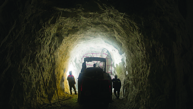 Detecting danger – the role of gas detectors and high precision calibration gas mixtures in mining safety