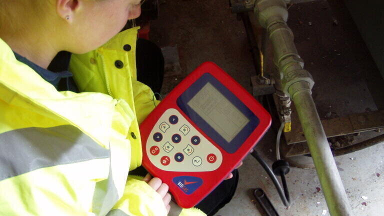 Food waste AD biogas being analysed with the Geotech Biogas Check