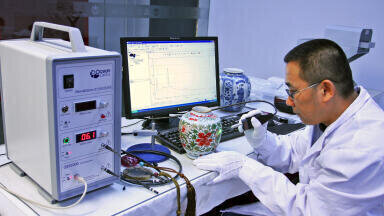 Spectroscopy brings science to ceramics evaluation at Beijing Antique City