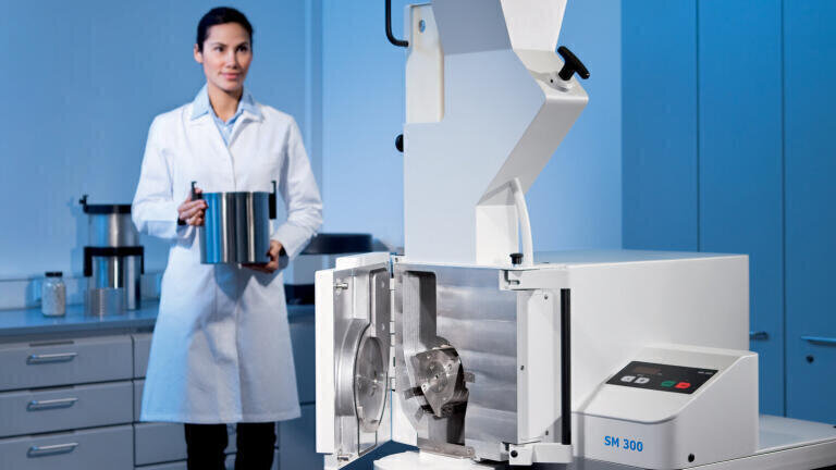 Efficient Cutting of Waste, Rubber, Wood etc. for Sample Preparation