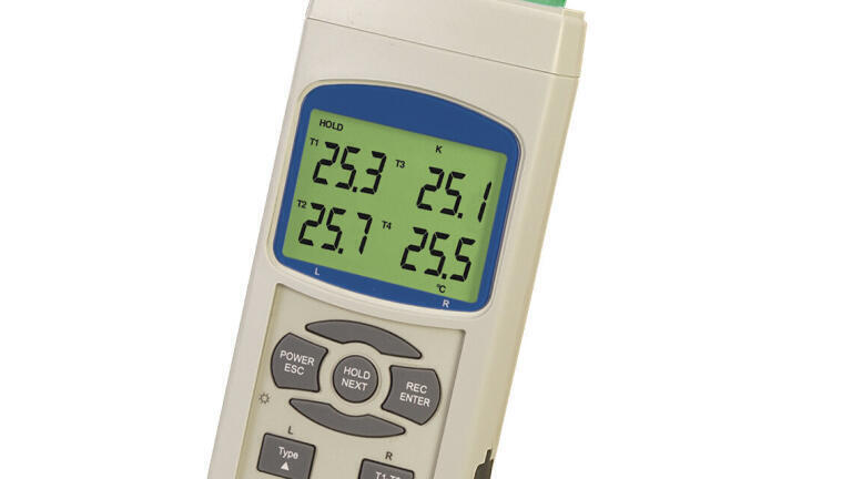Four Channel Logger/Thermometer with Built-in SD Memory Card