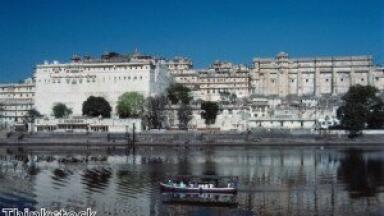 Indian water treatment plants shut as ammonia rises