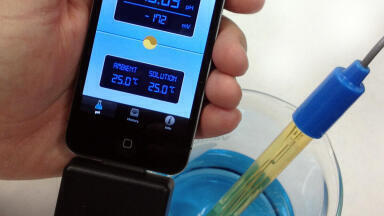 PH-1 Turns iPhone, iPod, or iPad into Portable pH Meter