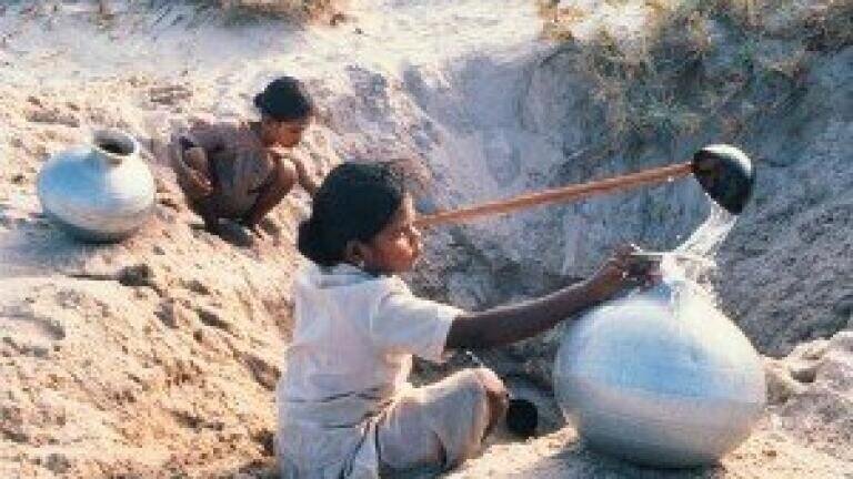 Air and noise pollution remains, but water quality improving in India
