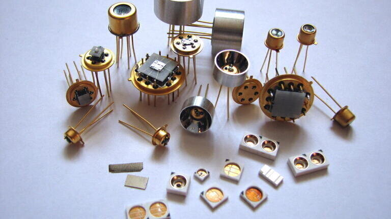 Mid Infrared LEDs and Photodiodes