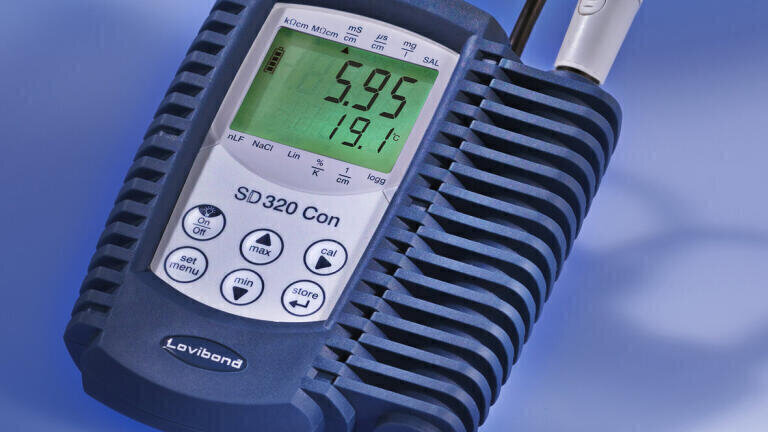Portable Electrochemical Conductivity Meter