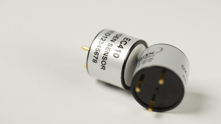 Reliable, Robust and Cost-Effective Oxygen Sensing