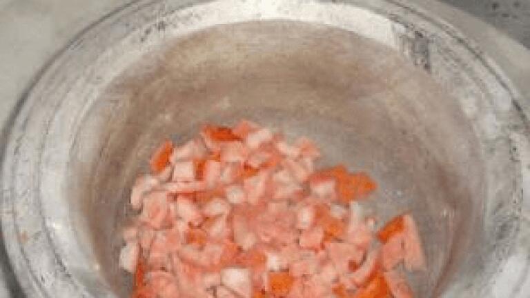 Here the tomato sample is floating in liquid nitrogen. 