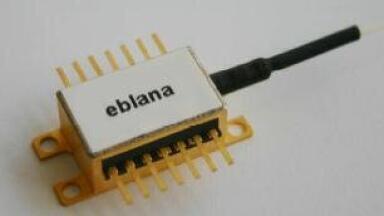 Gas Sensing Device for Use Across Wide Wavelength Range