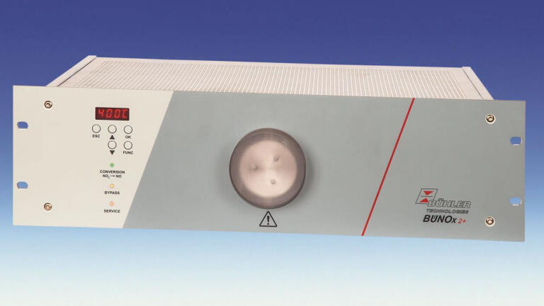 NOx converter with increased long-term stability and reduced energy consumption