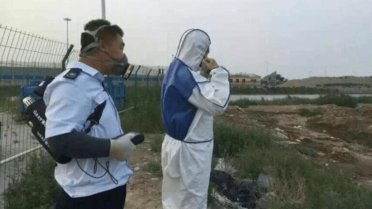 Field measurements are spot-checked and data-logged at the blast site by civil servants of the Environmental Protection Agency for further analysis.