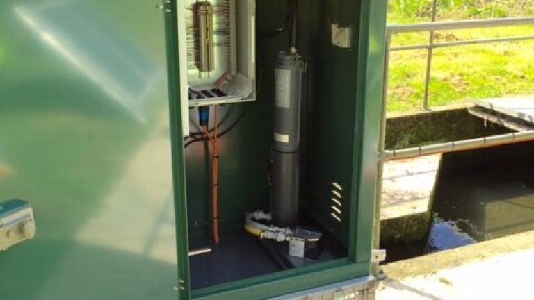 Cost Effective and Fast Deploying Water Monitoring Service on Show