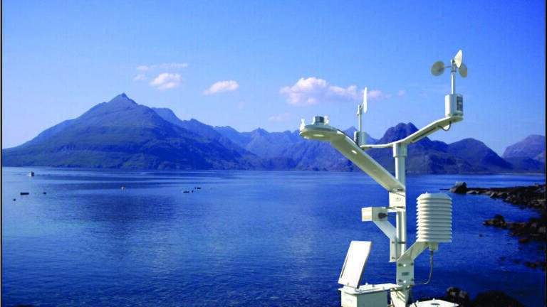 Weather Station for a Wide Range of Meteorological Conditions