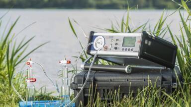 On-site determination of the radon concentration in water: sampling & on-line methods