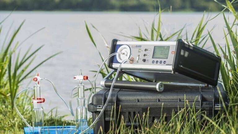 On-site determination of the radon concentration in water: sampling & on-line methods