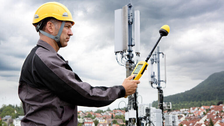 Standards-compliant EMF Measurement Solutions from 0 Hz to 90 GHz – Planning Security for the Future With 5G Reserves