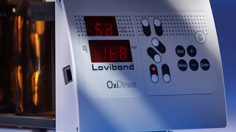 BOD Measurement with direct sample selection and interface