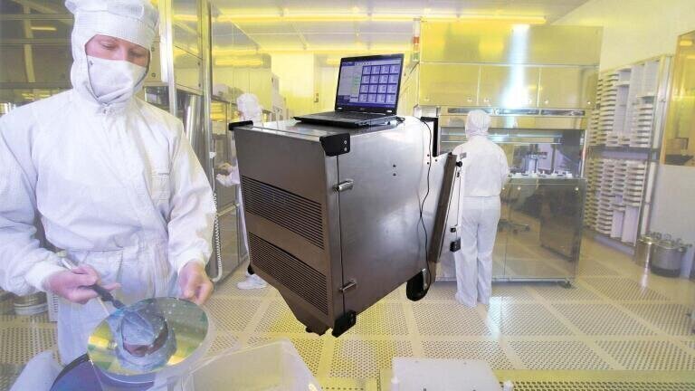 Airborne molecular contamination by new orion 3100 and uVOC-CAM