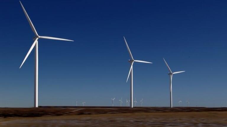 Pros and Cons of Traditional Wind Turbines