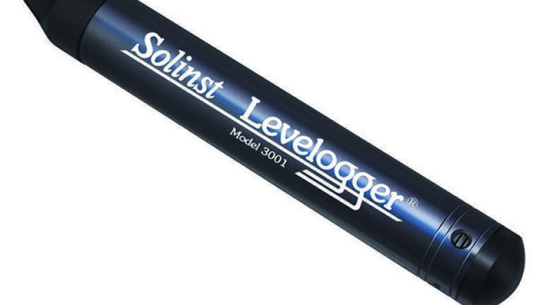 Accurate and compact water level datalogger