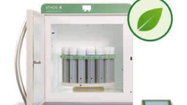 Microwave extraction system for environmental applications
