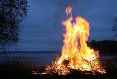 How to Minimise the Environmental Impact of your Bonfire