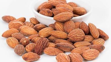 What Impact Do Almonds Have on the Enviroment?