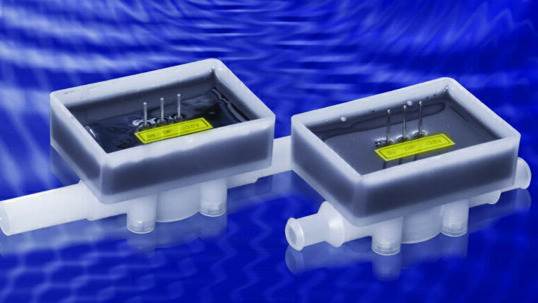 Turbine flowmeter designed for battery powered or portable equipment