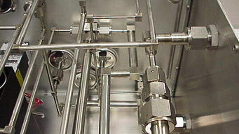 Ultra high purity multi-component gas dilution system