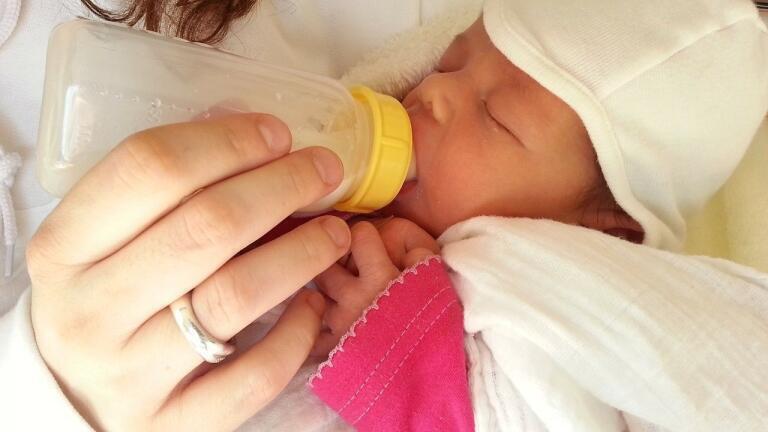 How Many Microplastics Come from Baby Bottles?