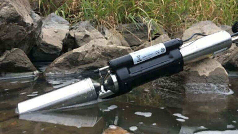 Low maintenance UV nitrate sensor