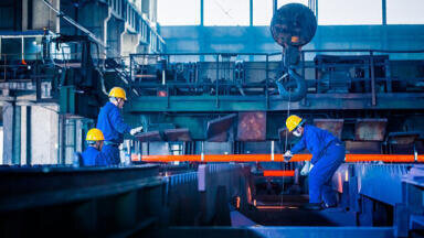 Personal, wearable instrument alerts workers to exposure of toxic H2S gas providing instantaneous alarms for life-critical safety scenarios