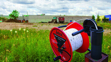 Dependable flat tape water level meter