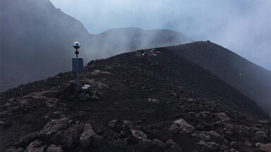 Volcanic activity and imminent eruptions can be detected with a novel new lightning warning system