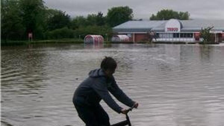 Flood protection scheme begins in Goole