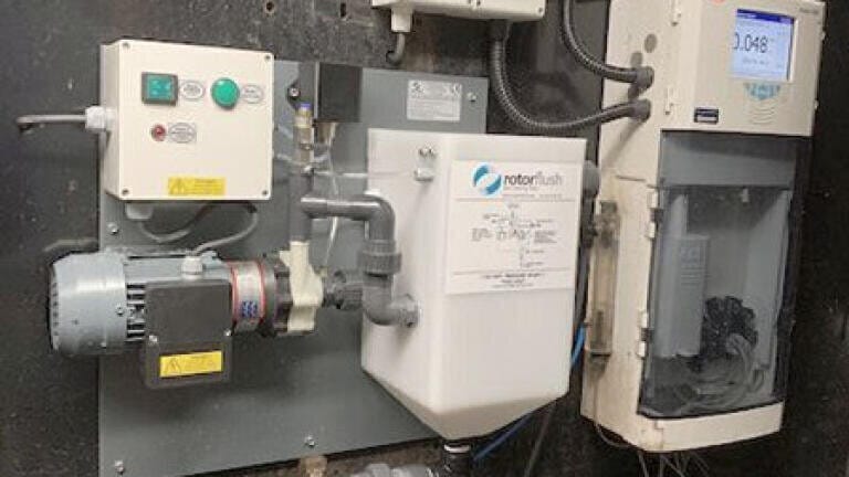 Self-cleaning filters enable hassle-free and precise water sampling 