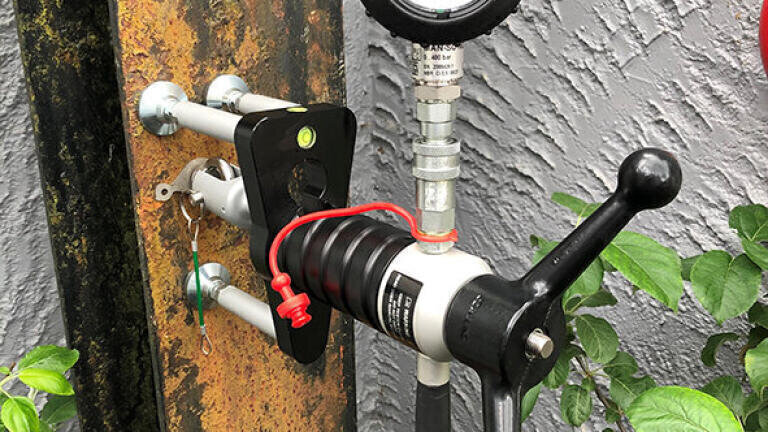 New electronic digital pressure gauge