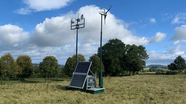 Small horizontal and vertical portable wind turbine units  supply off-grid power