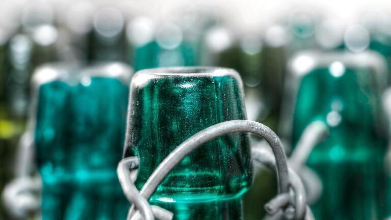 What Are the Alternatives to Plastic Water Bottles?