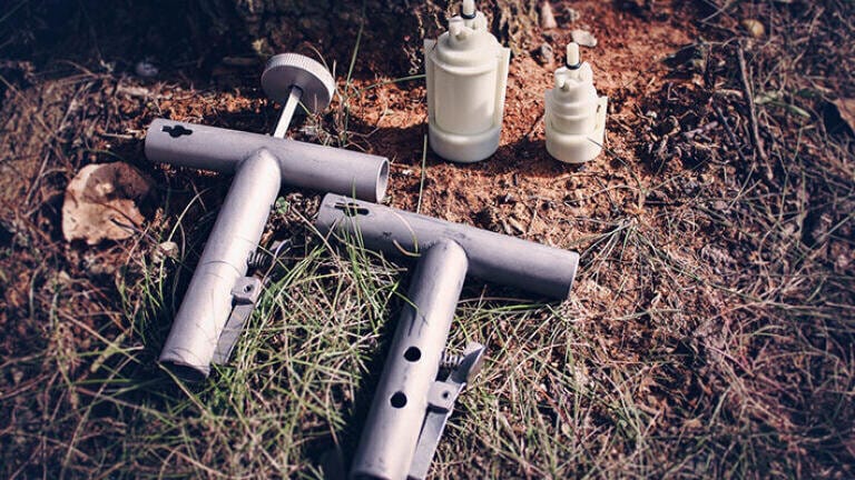 Sampler for airtight soil sample collection and sealing minimises handling while maximising accuracy