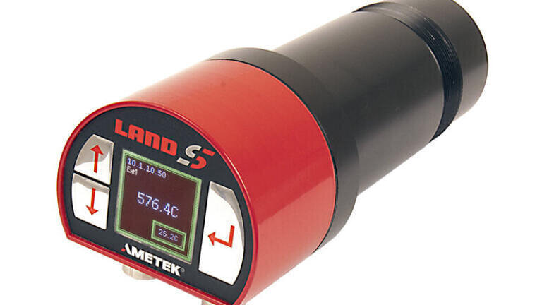 New range of pyrometers with enhanced communication interfaces for cutting edge industrial temperature measurements