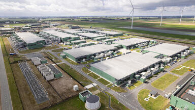 Why are data centres bothered about outdoor air pollution?