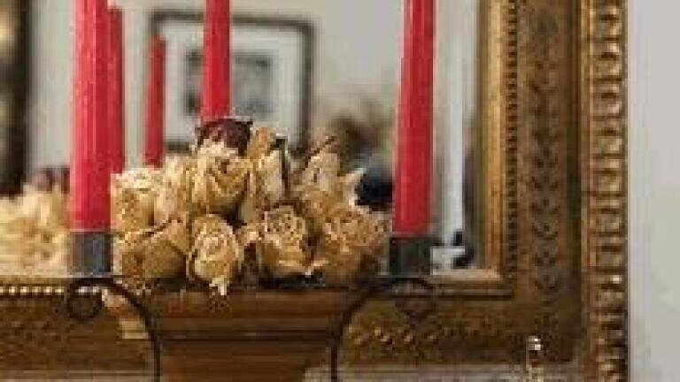 Candles 'can damage air quality'