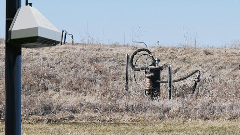 Monitoring airborne H2S: from sludge lanes to dendrite whiskers