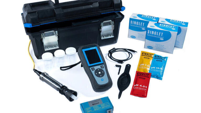 HQ field kit with rugged pH probe