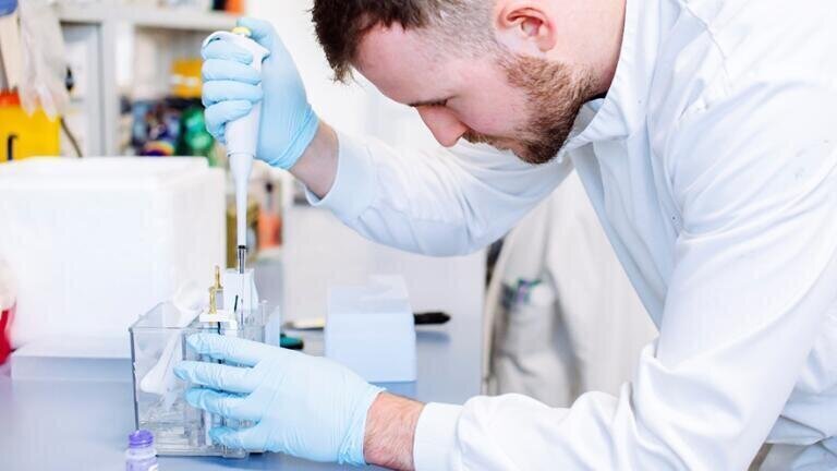 £100 million funding to lead major science & tech hub to reduce plastic waste