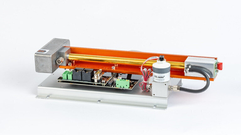 Gas measuring system (N2O, CH4, CO2, O2) for analysis of gas emissions in wastewater plants