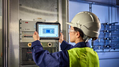 ABB simplifies industrial device maintenance with Generative AI