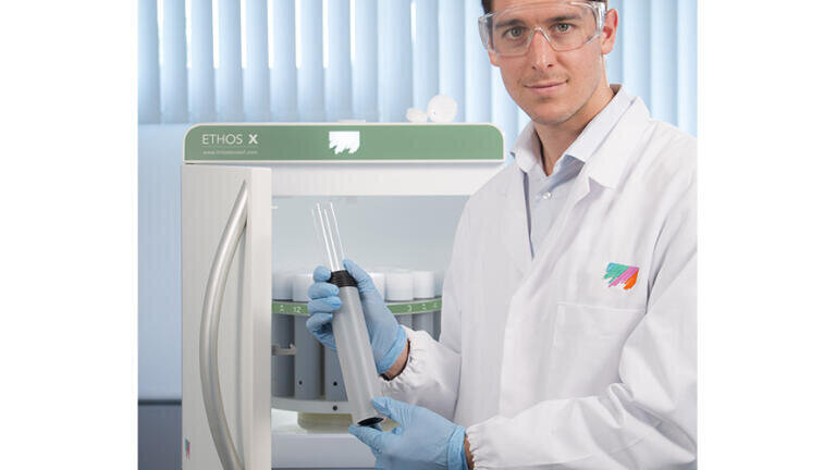 Microwave enhanced laboratory systems speed up sample preparation