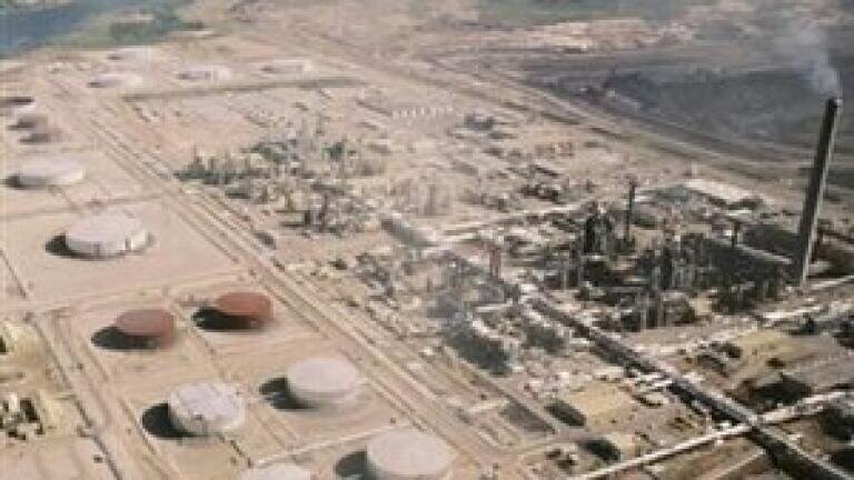 Europe's oil refiners 'threatened by air quality costs'